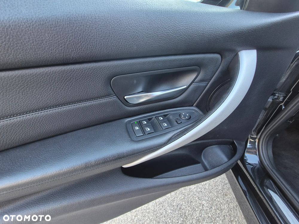 BMW Seria 3 320d xDrive M Sport - 18