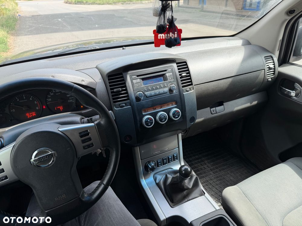 Nissan Navara 2.5 D LE - 15