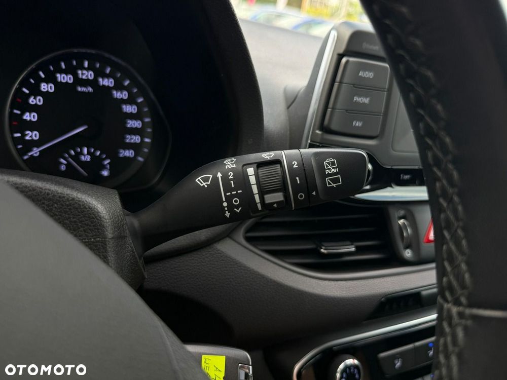Hyundai i30 1.5 DPI Classic + - 19