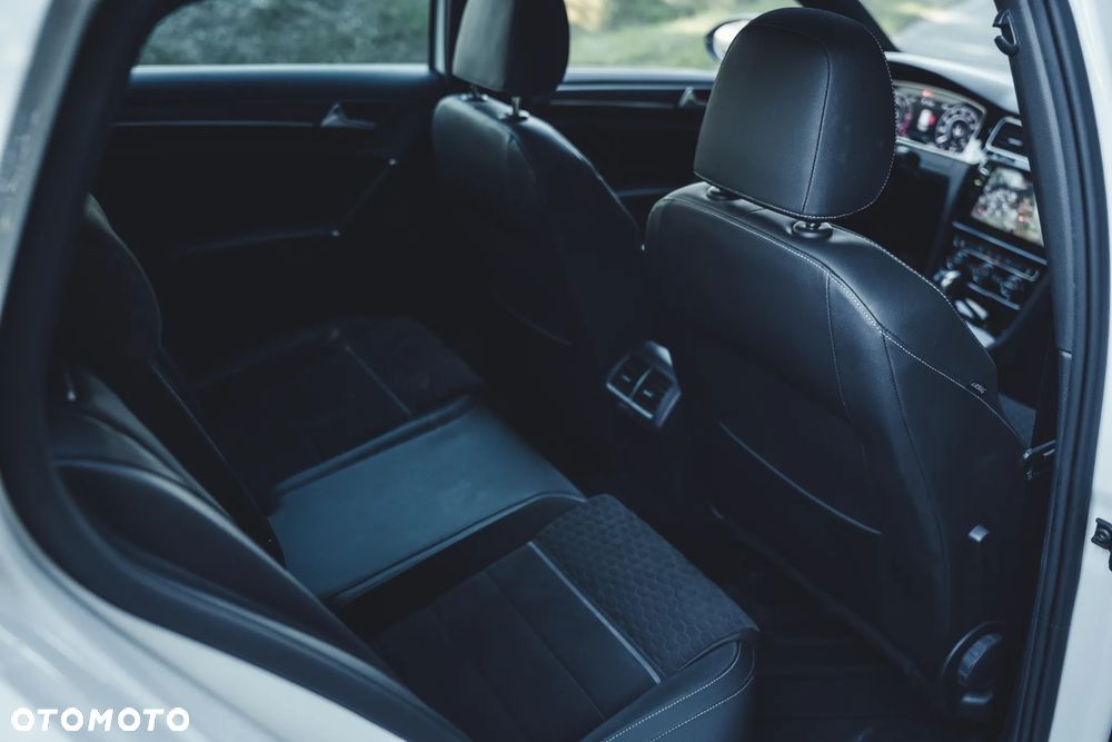 Volkswagen Golf - 14
