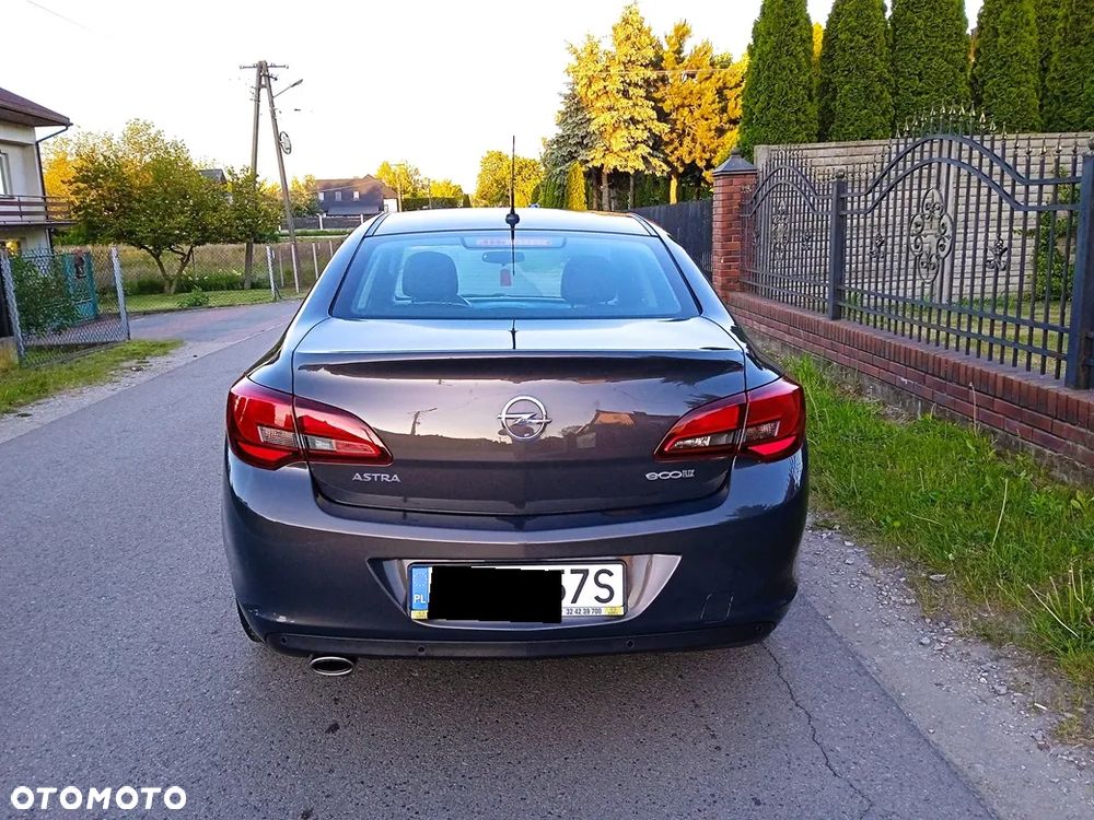 Opel Astra 1.4 T Executive EU6 - 9