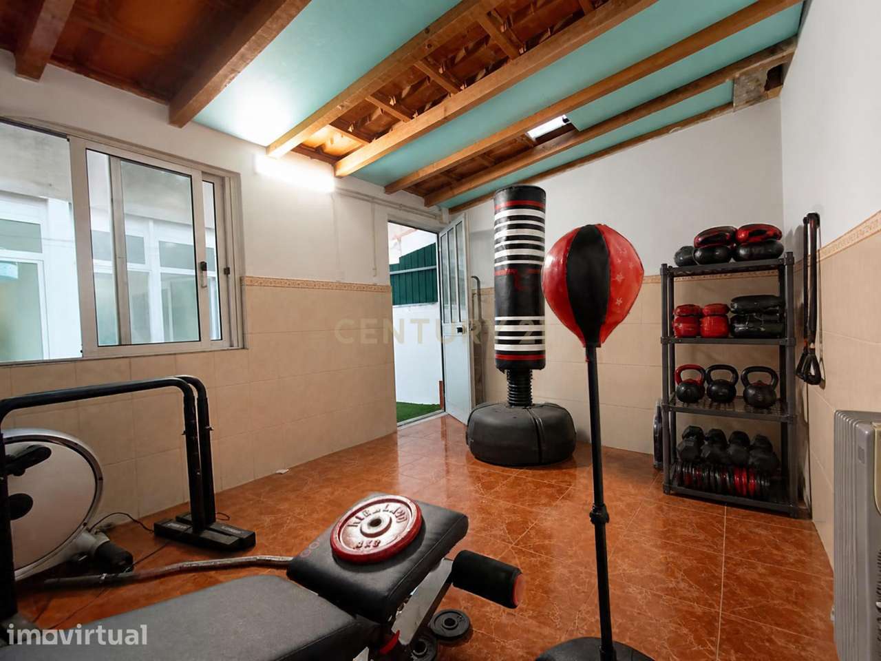 Apartamento Renovado com quintal e anexo,em Almada, Setúbal - Grande imagem: 4/19