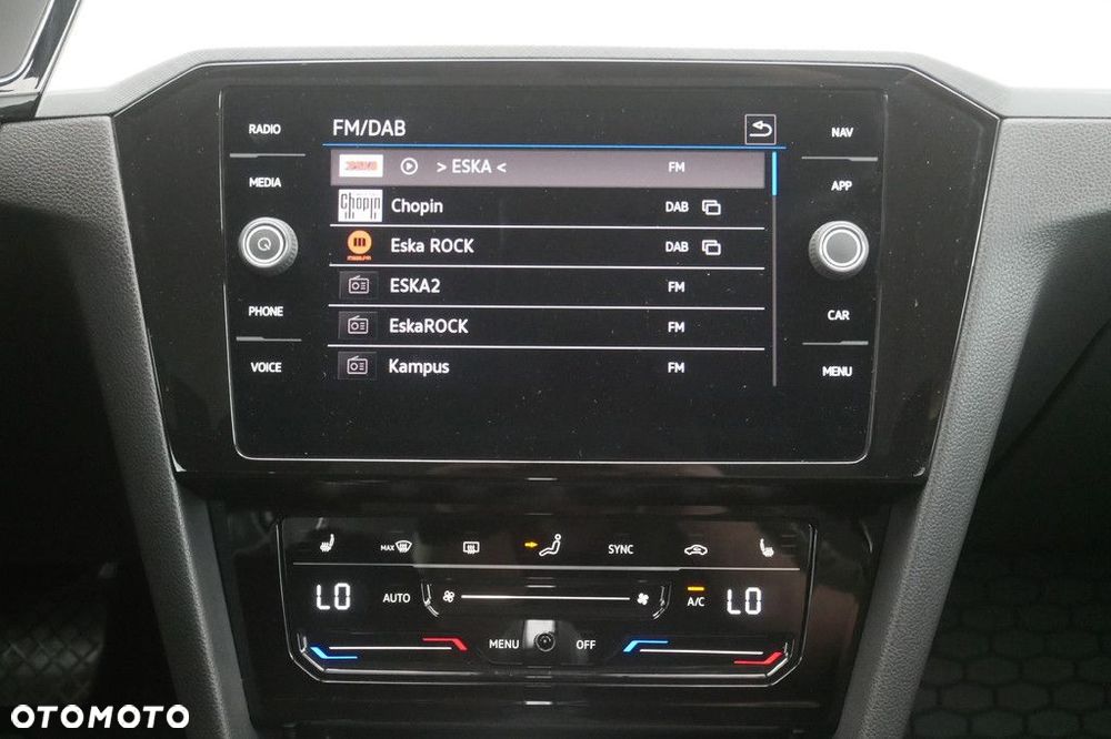 Volkswagen Passat Variant 2.0 TSI Business DSG - 10