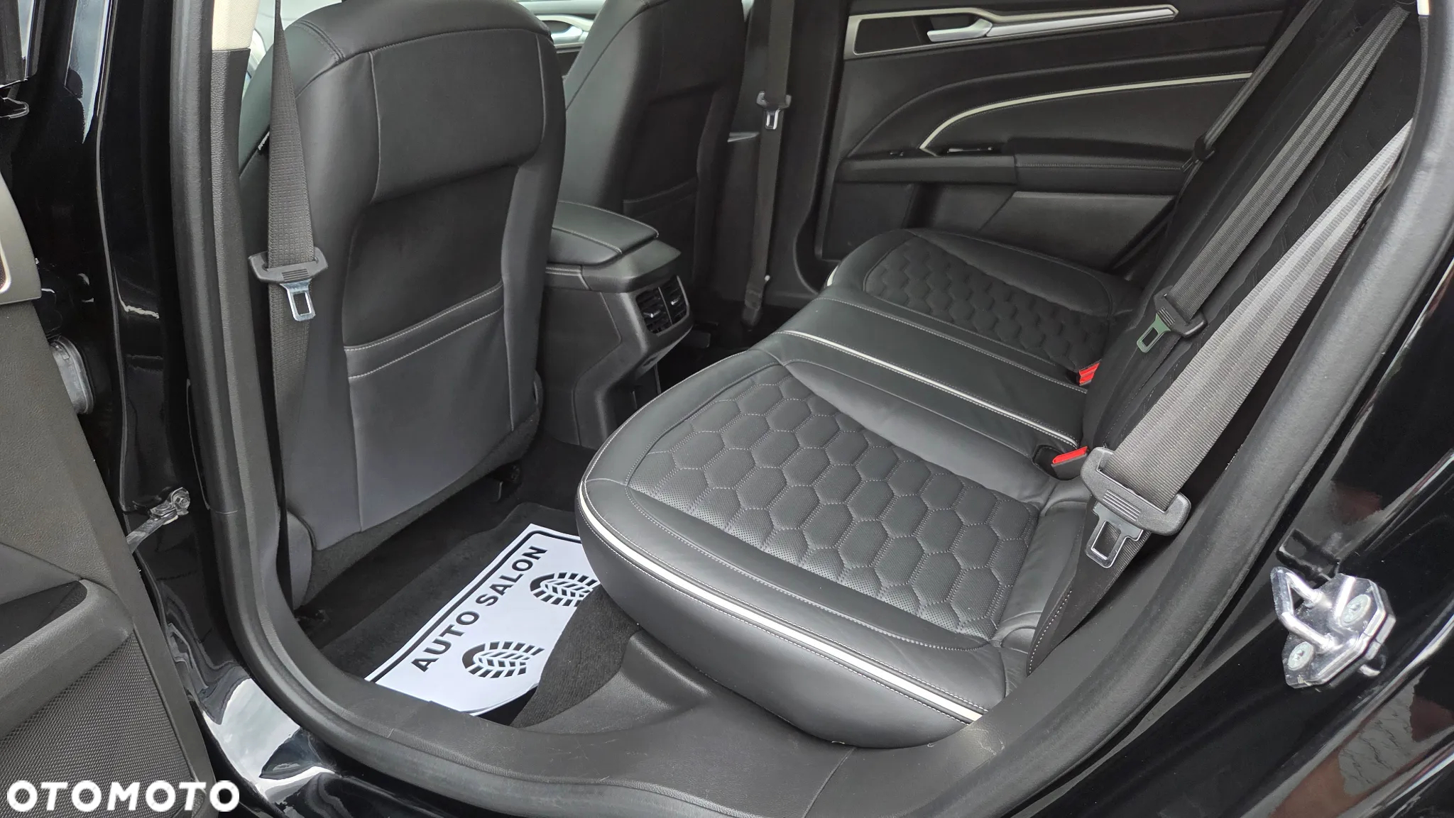 Ford Mondeo Vignale 2.0 EcoBoost - 14