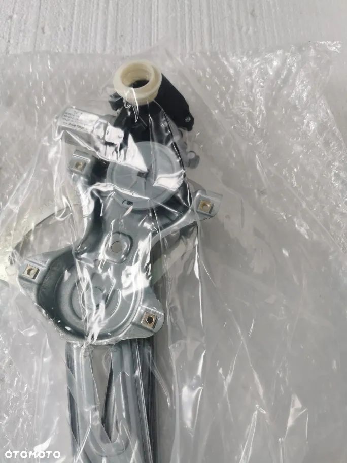 Toyota Auris  podnośnik szyby 69820-02330 - 2