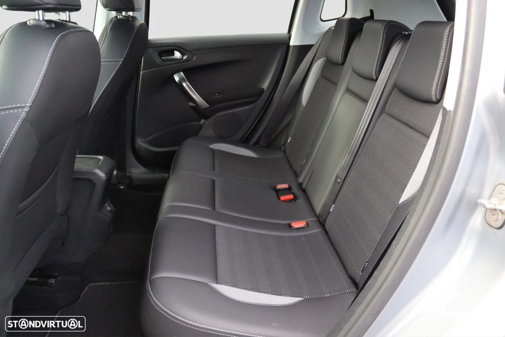 Peugeot 2008 1.2 PureTech Allure EAT6 - 16