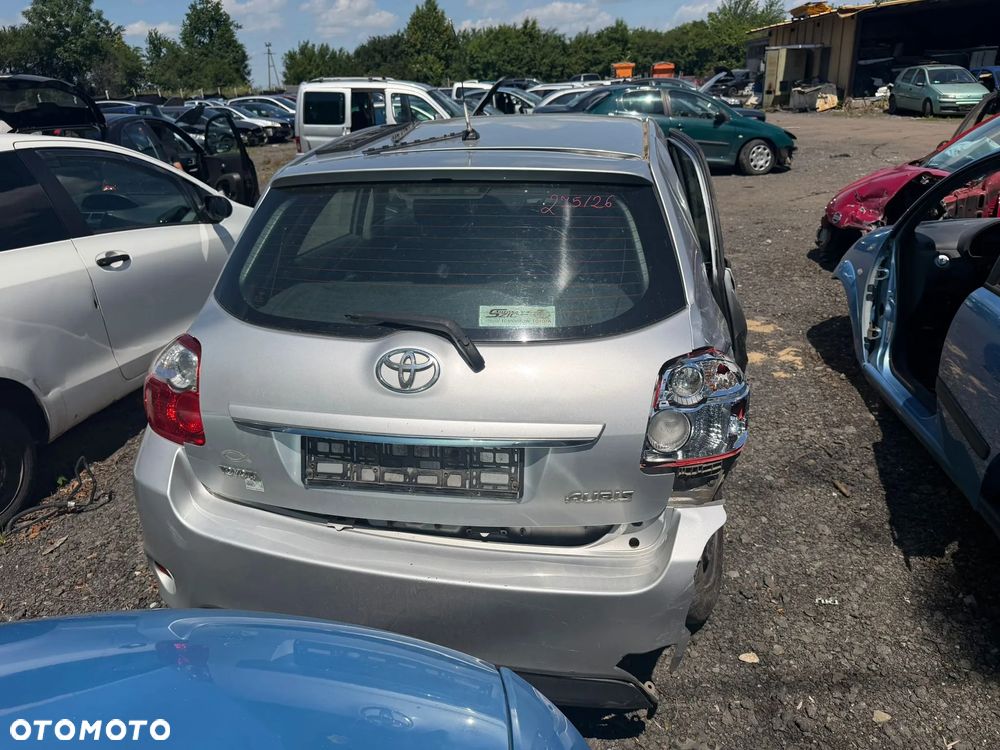 Toyota Auris  NA CZĘŚCI Kolor: 1F7 - 6