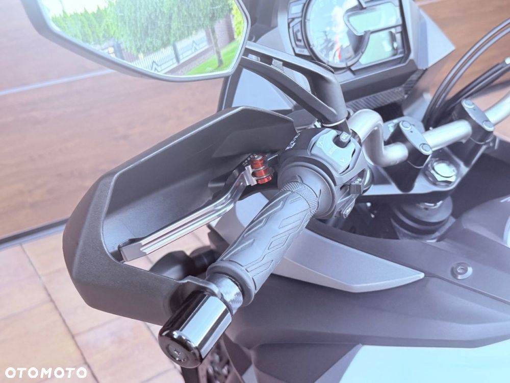 Suzuki V-STROM - 13