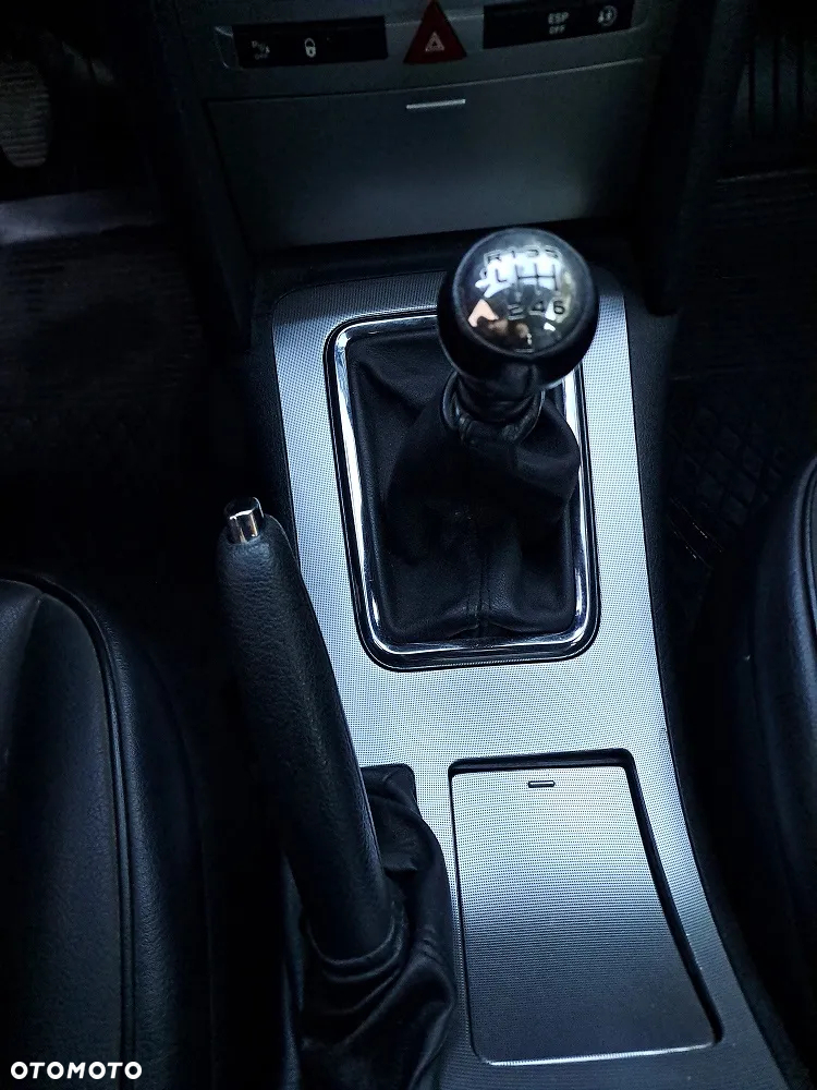 Peugeot 407 2.0 HDI Premium - 23