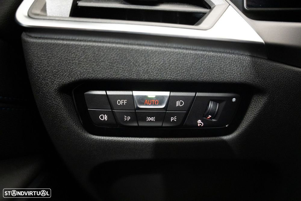 BMW 320 e Pack Desportivo M Auto - 18