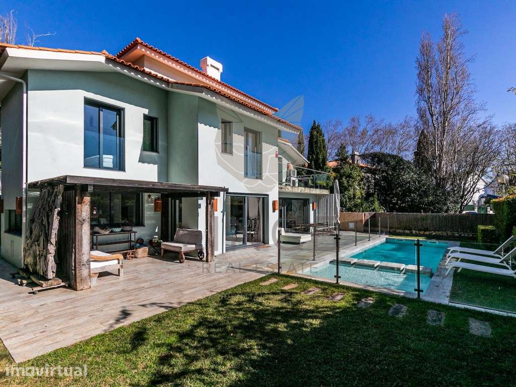 Moradia T6+1, com jardim e piscina, no Centro Histórico de Cascais - Grande imagem: 3/31