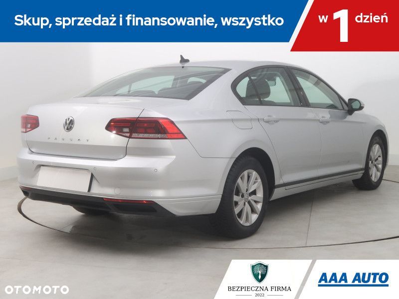 Volkswagen Passat - 7