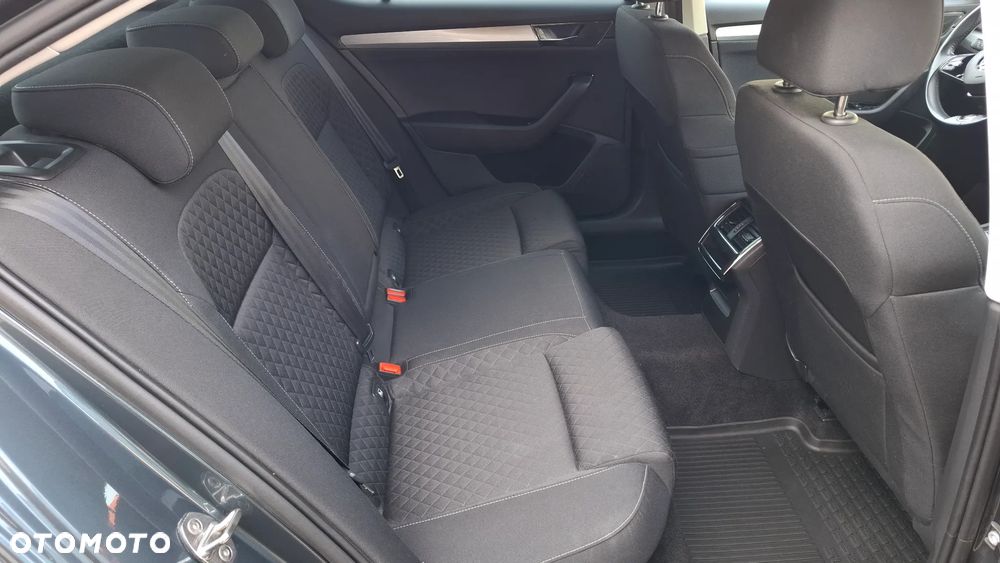 Skoda Superb 2.0 TDI SCR Sportline DSG - 10