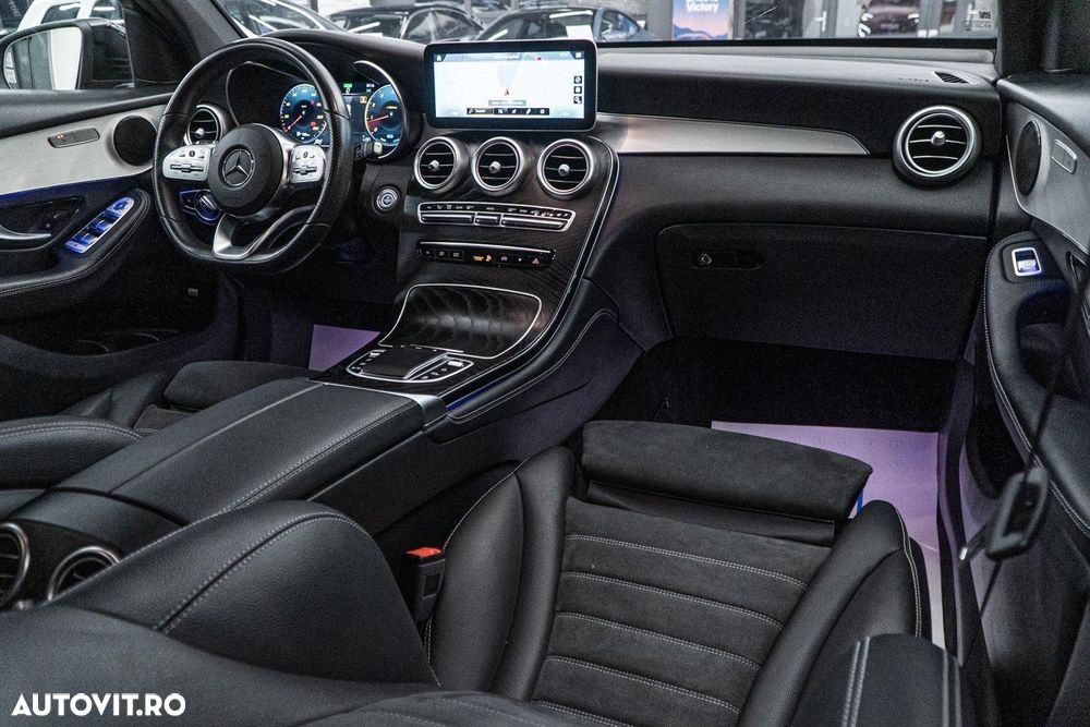 Mercedes-Benz GLC Coupe 300 4Matic 9G-TRONIC AMG Line Plus - 2