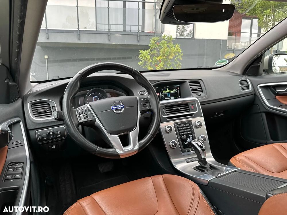 Volvo V60 D6 Plug-In-Hybrid AWD Geartronic Pure Limited - 12