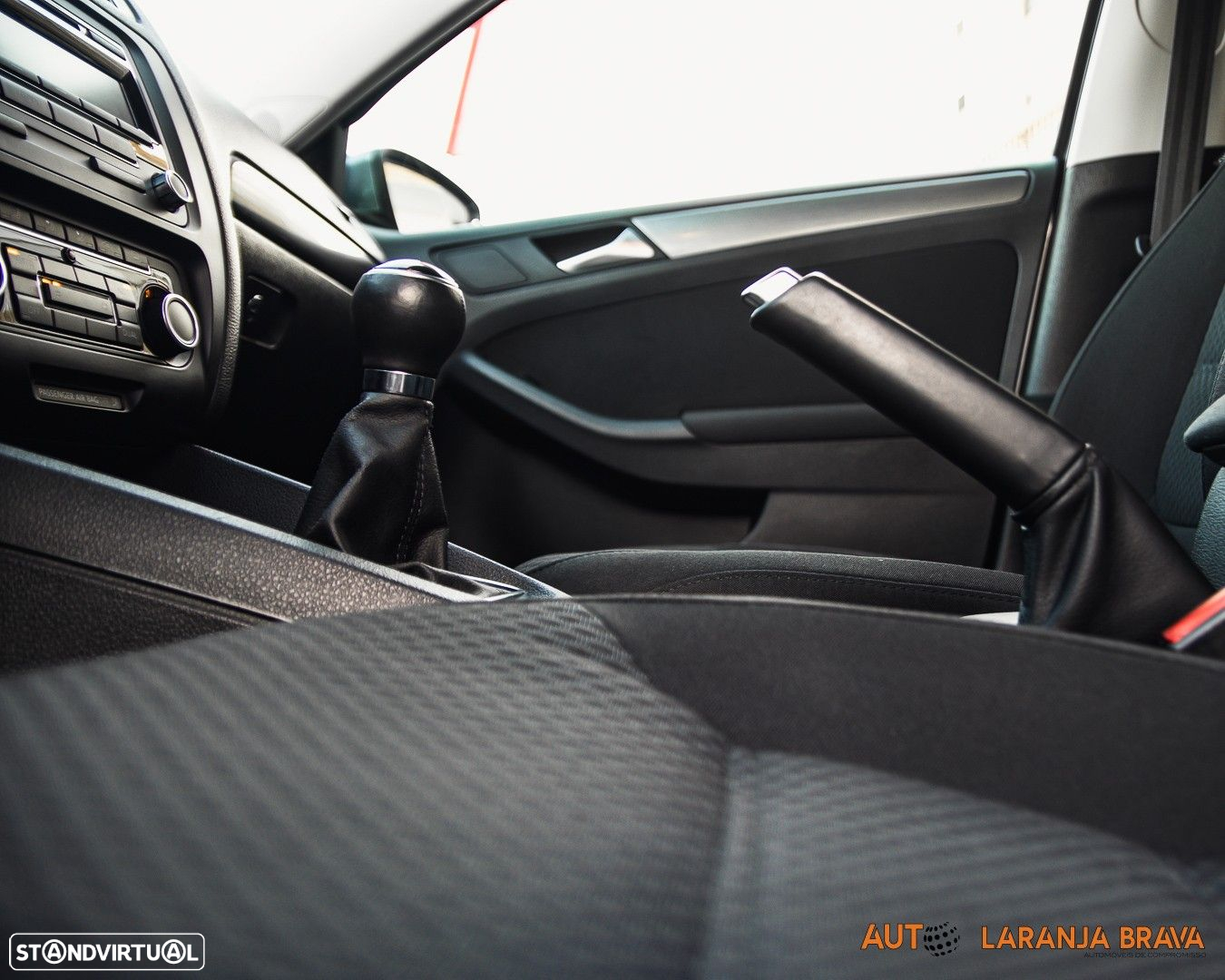 VW Jetta 1.6 TDi Confortline - 22