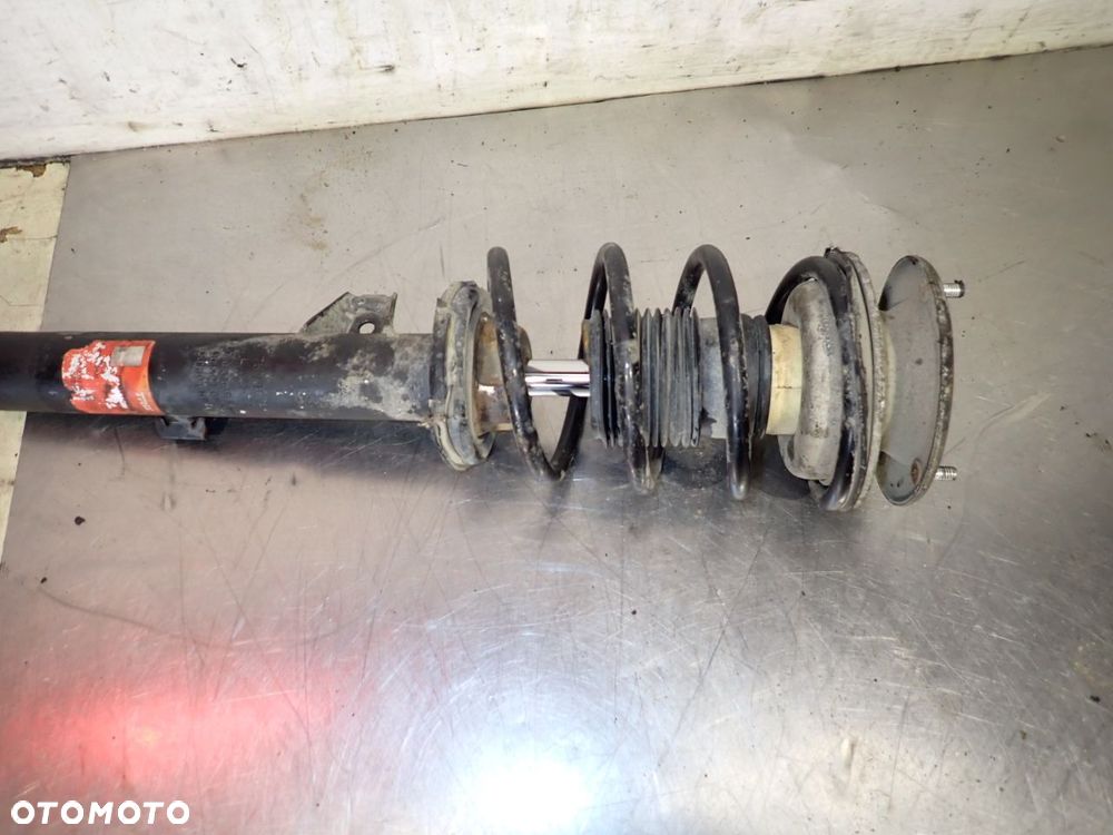 MCPERSON PRAWY PRZEDNI BMW E90 325I 2.5 - 4