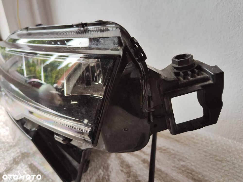 Reflektor Prawy Skoda Karoq 57B941010 Lampa Prawa - 2