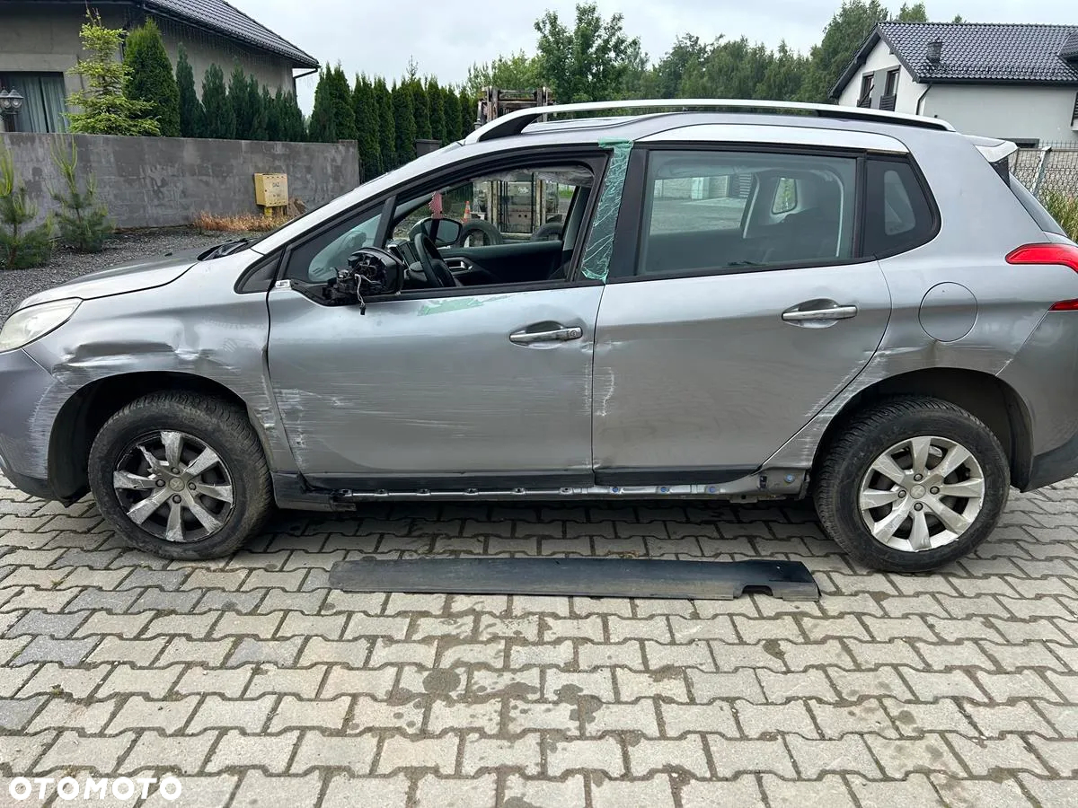 Peugeot 2008 1.6 e-HDi Allure S&S - 3