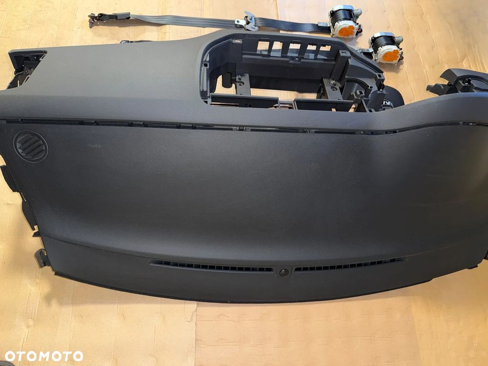 Deska rozdzielcza konsola Kia Rio III - 14
