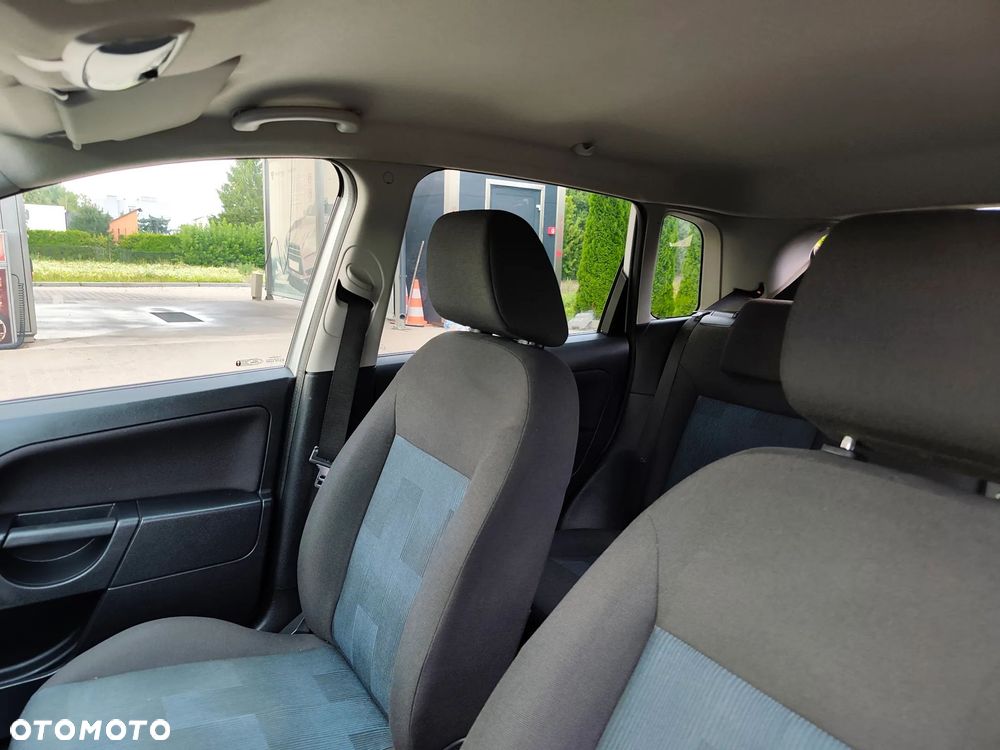 Ford Fiesta 1.3 Ambiente - 10