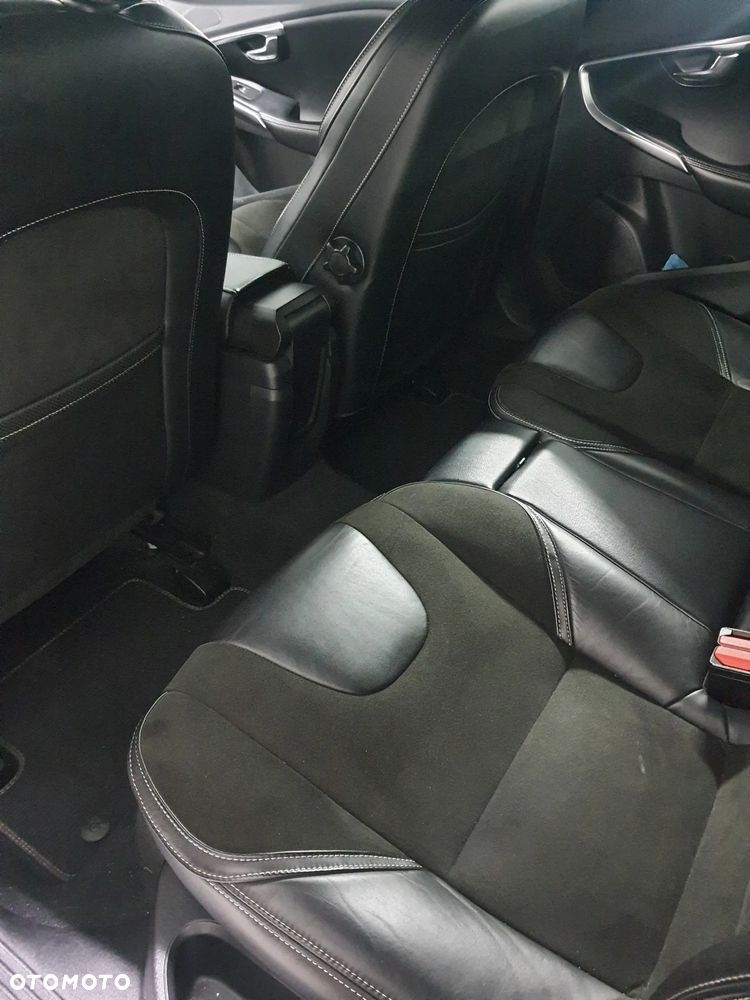 Volvo V40 D2 Drive-E SCR R-Design Momentum - 8