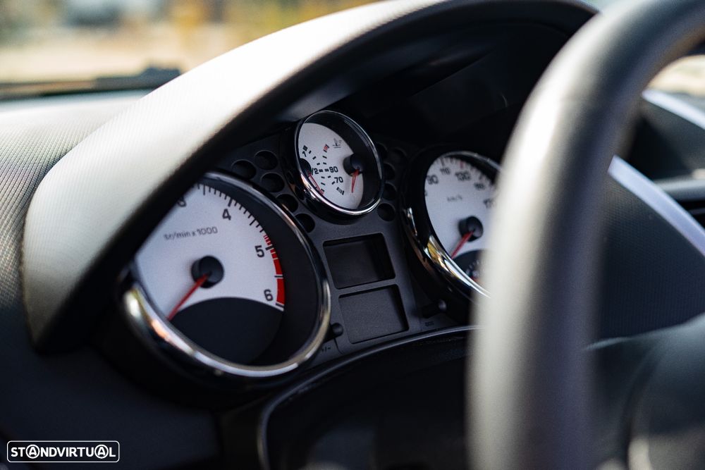 Peugeot 207 CC 1.6 HDi FAP - 24