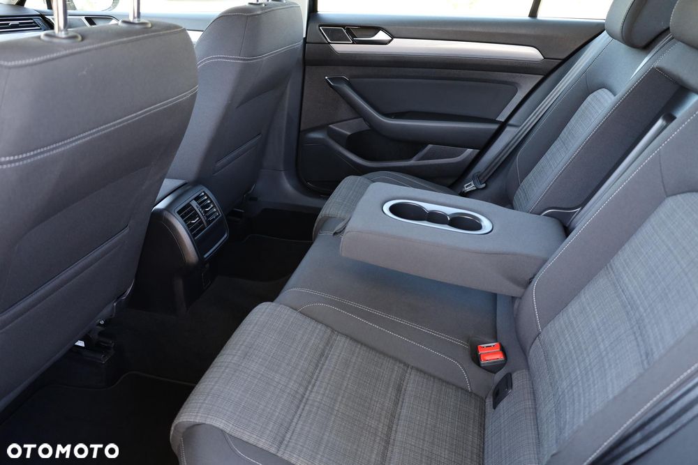Volkswagen Passat 2.0 TDI EVO Business DSG - 39