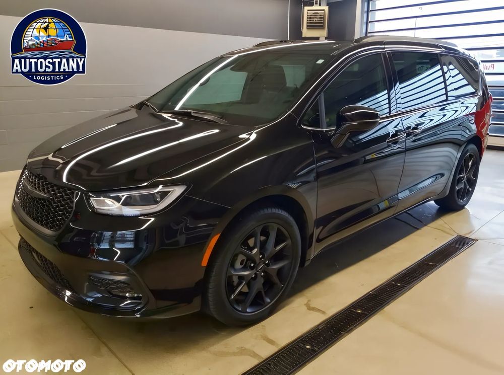 Chrysler Pacifica - 1