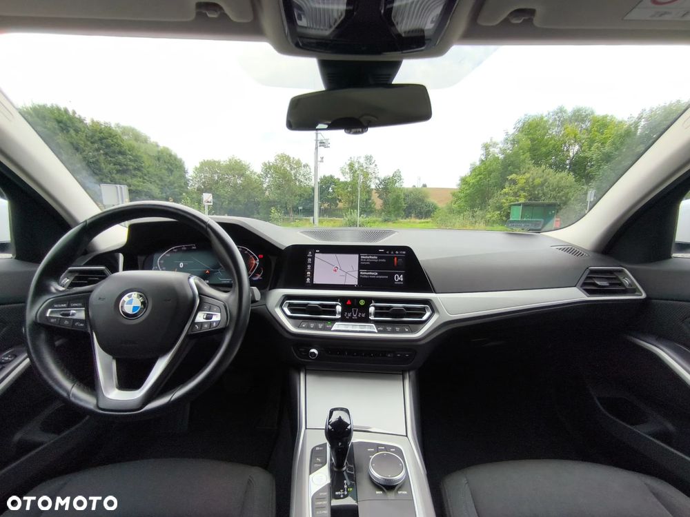 BMW Seria 3 318i - 3