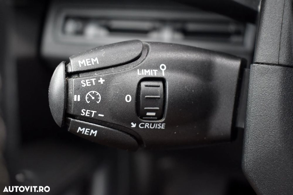 Peugeot 3008 PureTech 130 Stop & Start EAT6 Allure - 21