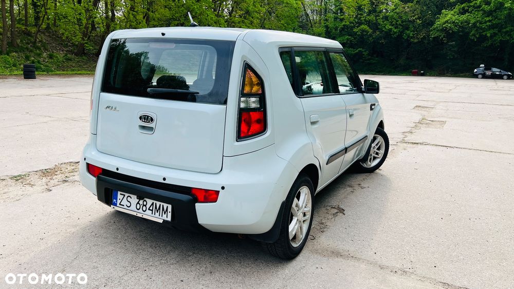 Kia Soul 1.6 L - 6