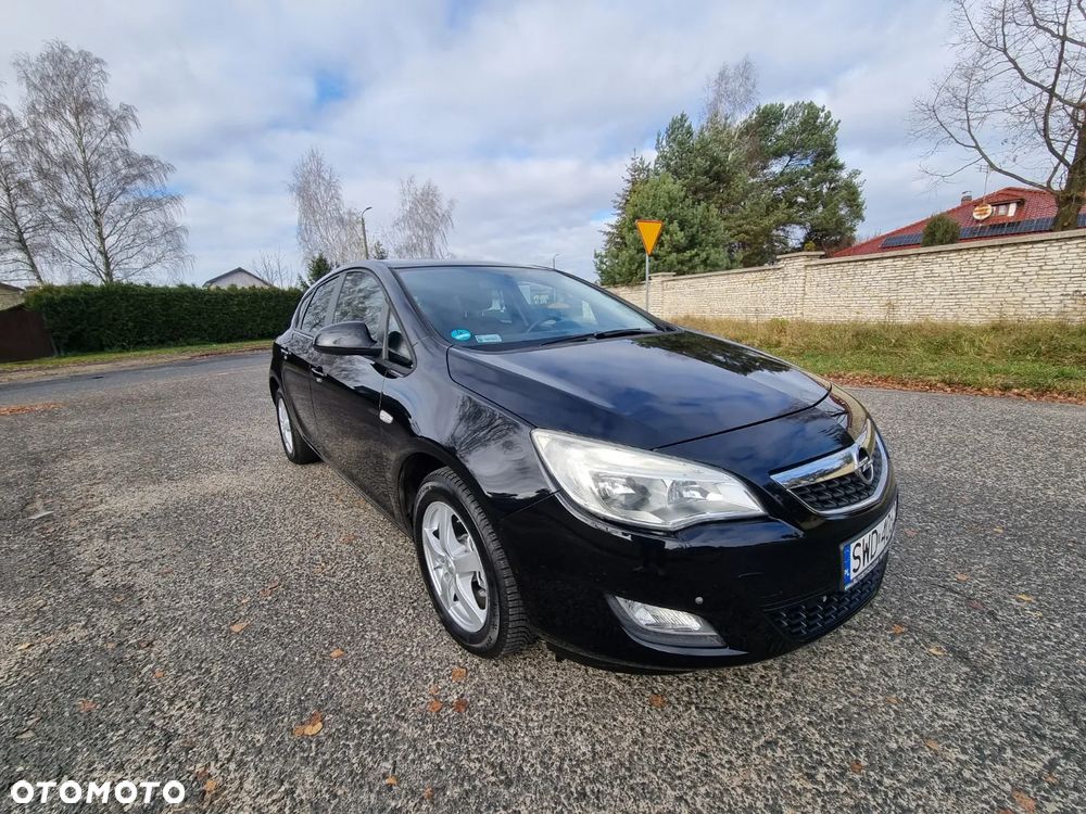 Opel Astra 1.4 T Enjoy S&S - 19