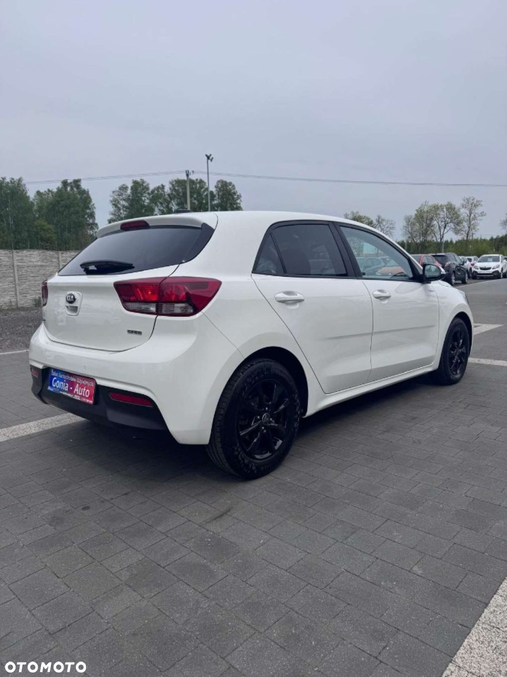 Kia Rio - 8