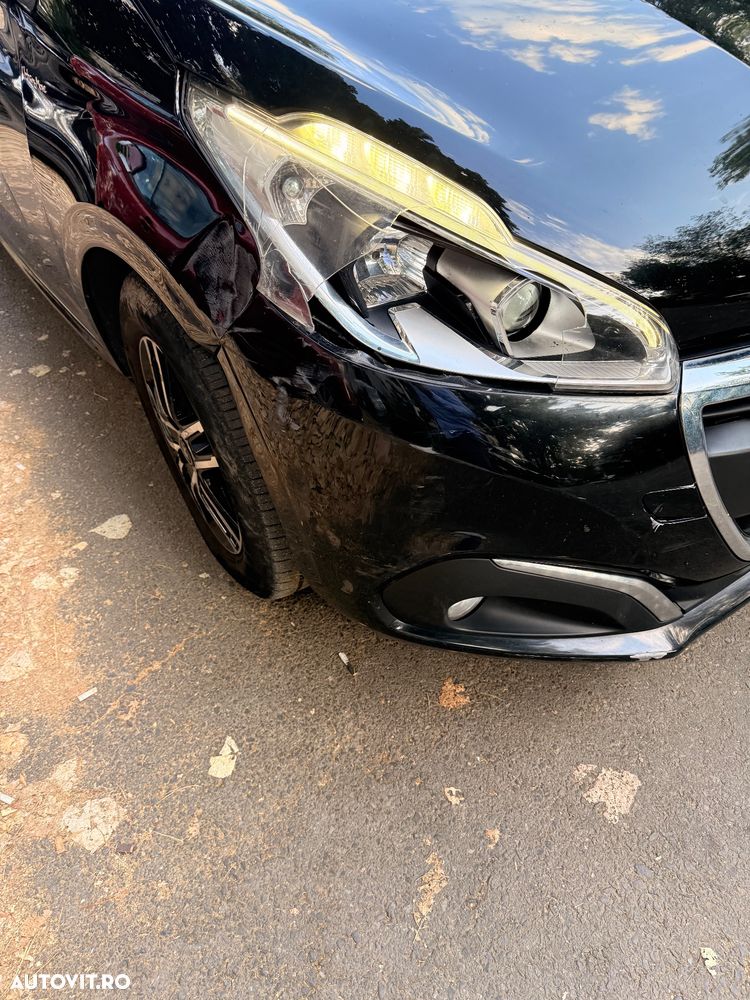 Peugeot 208 1.2 L PureTech Active - 7