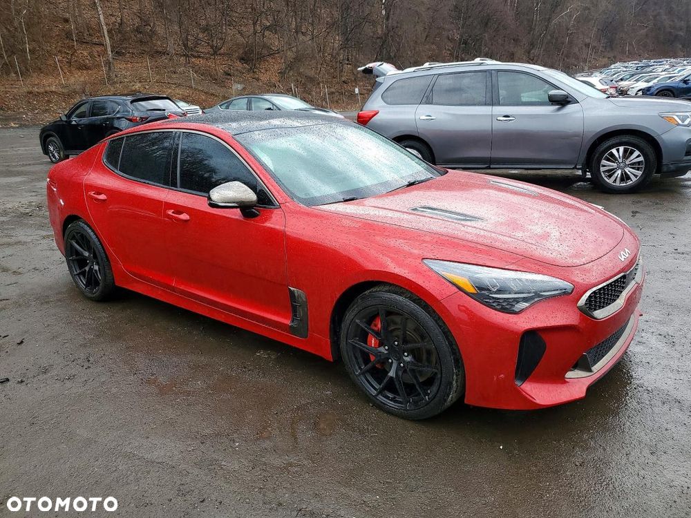 Kia Stinger - 1
