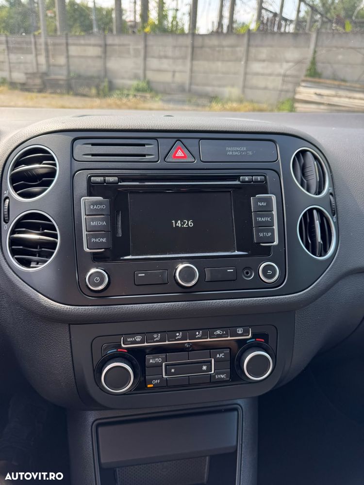 Volkswagen Golf Plus 1.6 TDI DPF BlueMotion Technology Comfortline - 9