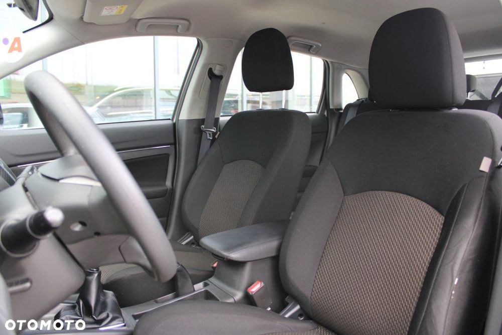 Mitsubishi ASX - 13