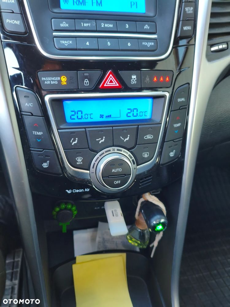 Hyundai i30 i30cw 1.4 Intro Edition - 12