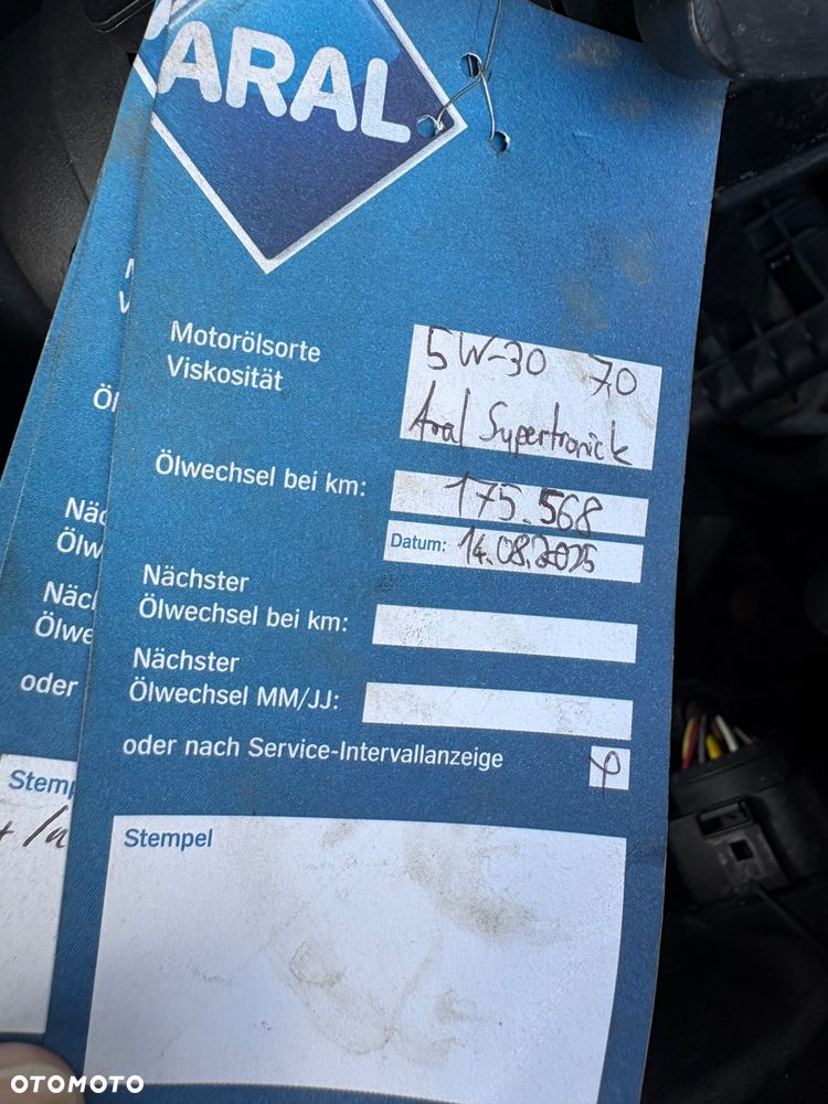 Volkswagen Multivan - 31