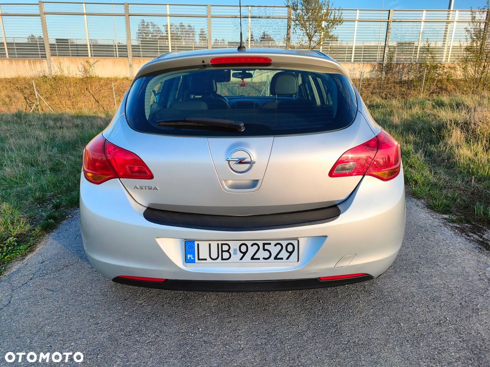 Opel Astra 1.6 - 4