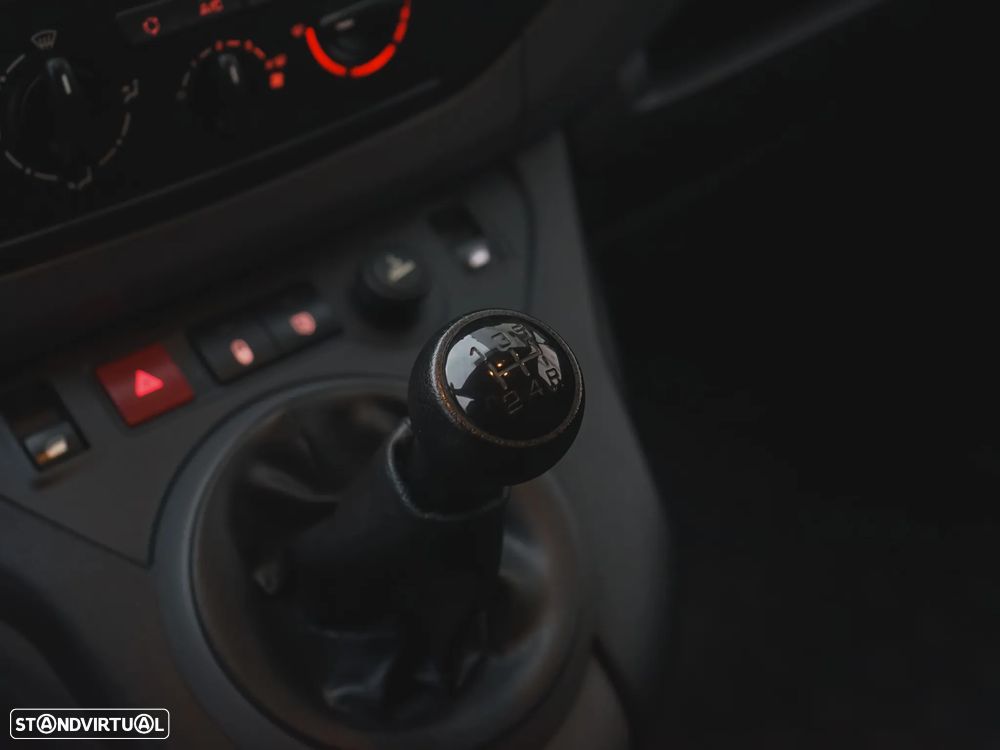 Peugeot PARTNER  1.6 BLUEHDI 100 - 21