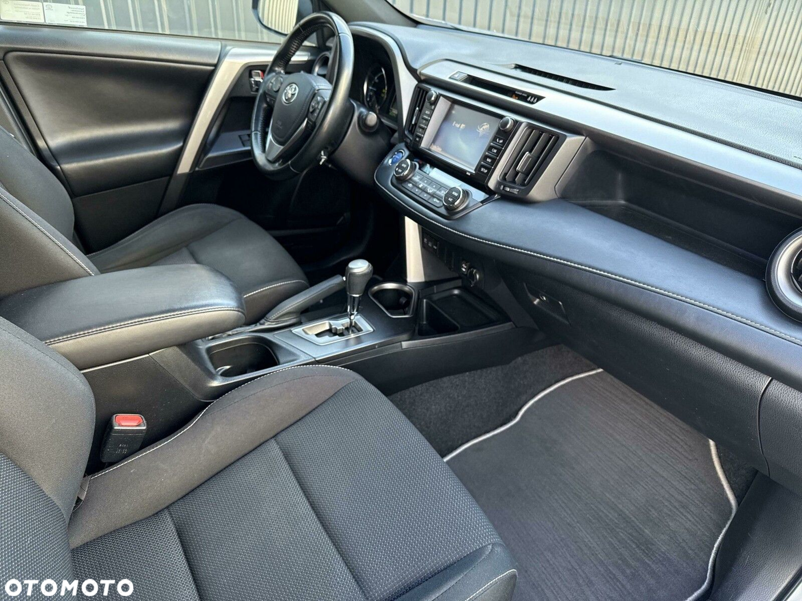 Toyota RAV4 - 25