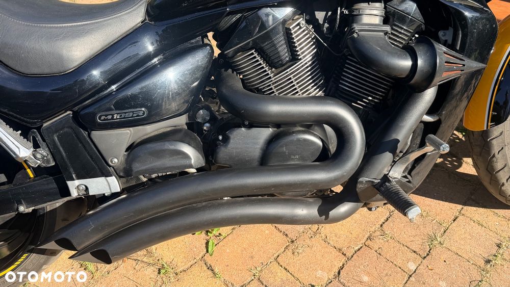 Suzuki Intruder - 15