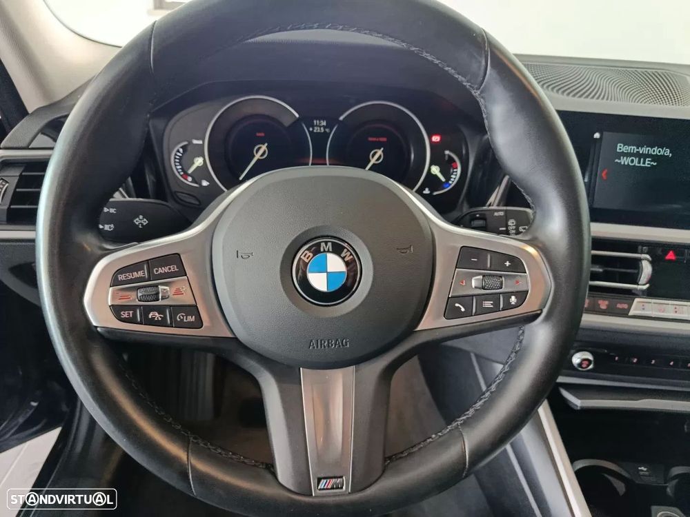 BMW 320 d Pack Desportivo M Auto - 22