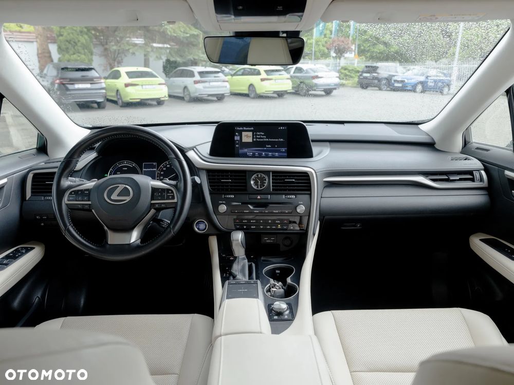 Lexus RX 450h Business Edition - 17