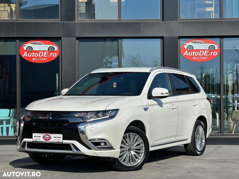 Mitsubishi Outlander - 1
