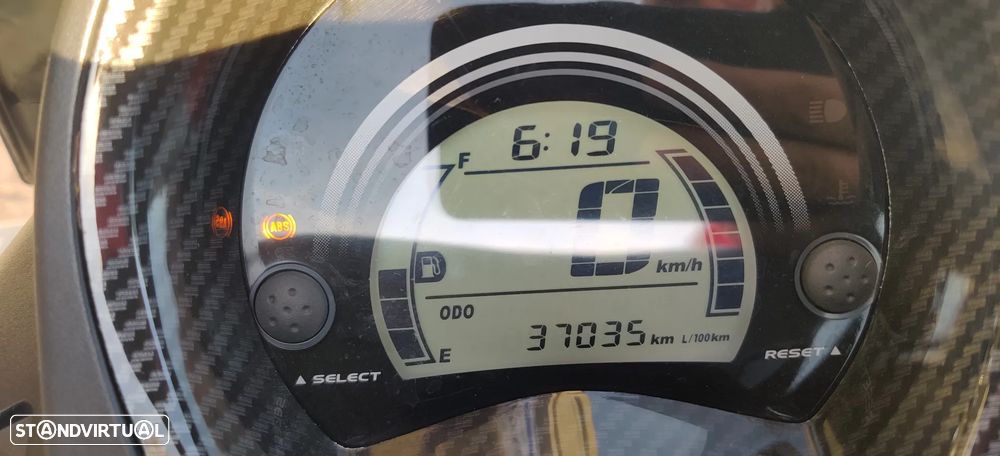 Yamaha NMAX 125 - 12