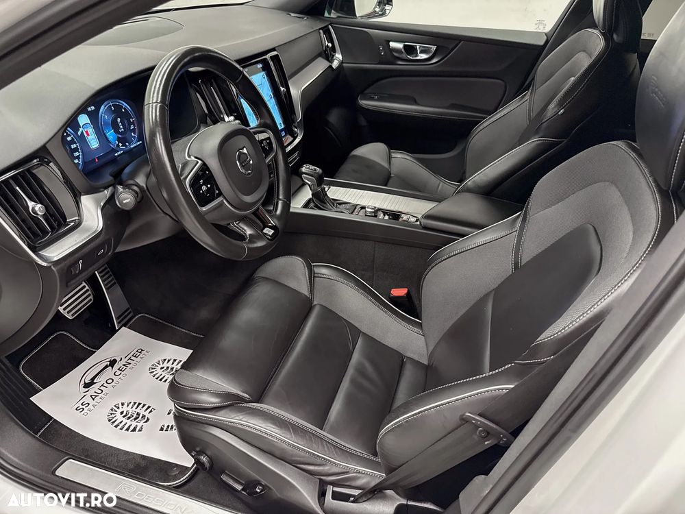 Volvo V60 D4 R-Design - 21