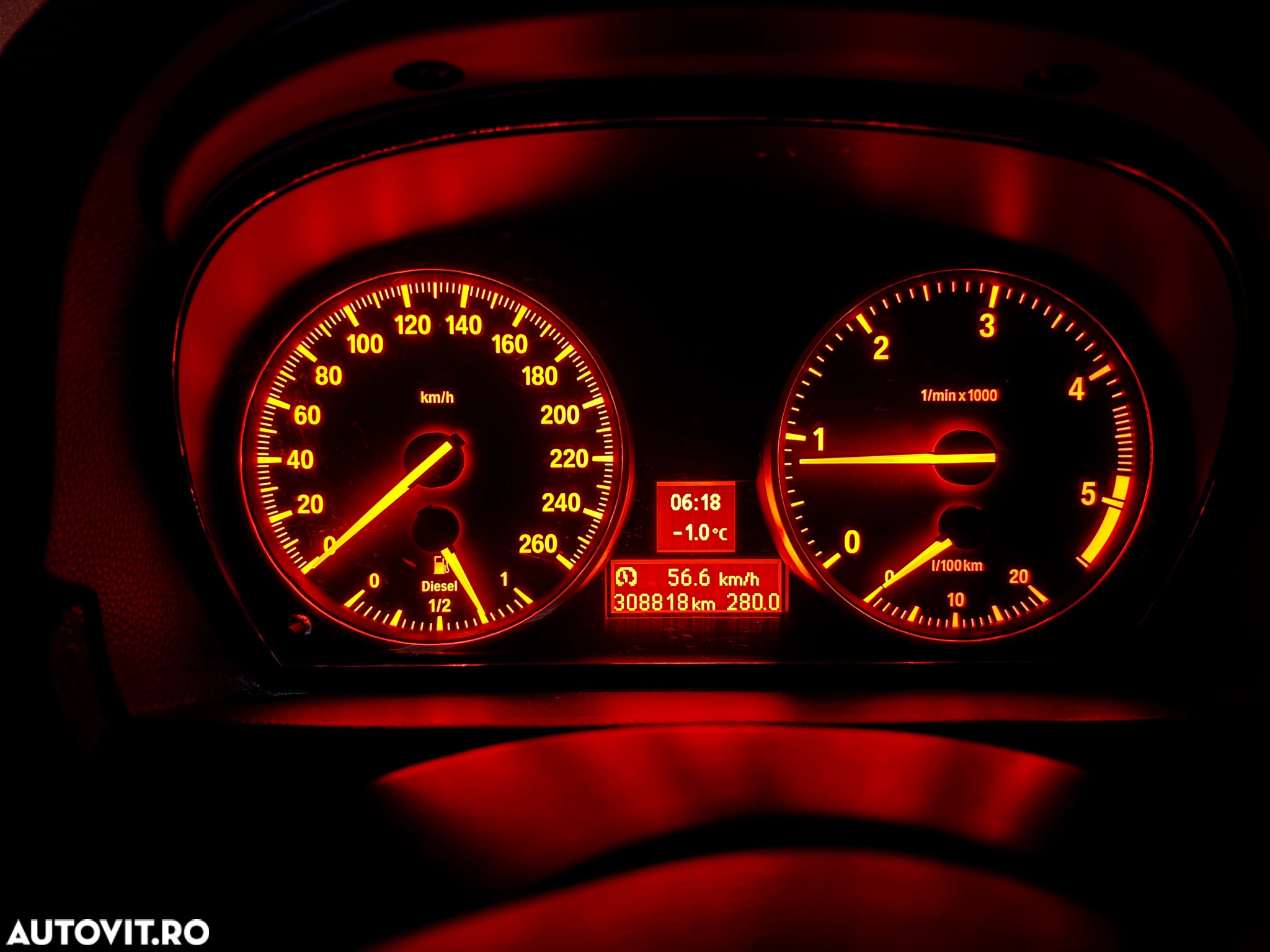 BMW Seria 3 318d - 25